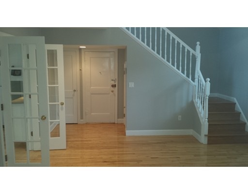 35 Hammond Pond Pkwy unit 4, Chestnut Hill, MA 02467 - photo 1