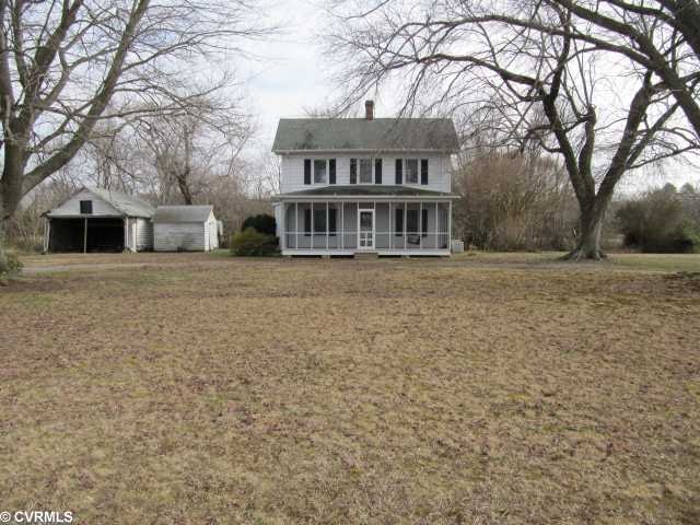 Exterior Front - Classic Virginia Farmhouse -  gar