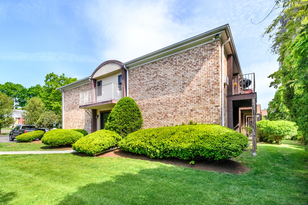 445 Hope St unit 2, Stamford, CT 06906 - photo 1