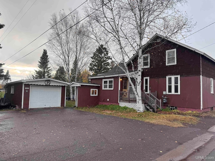 25829 Lake Linden Ave, Calumet, MI 49913 - photo 1