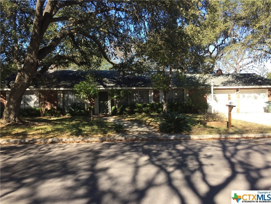 111 Oak Ridge Dr, San Marcos, TX 78666 - photo 1