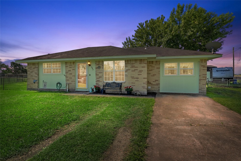 303 N 9th St, Beasley, TX 77417 - photo 1