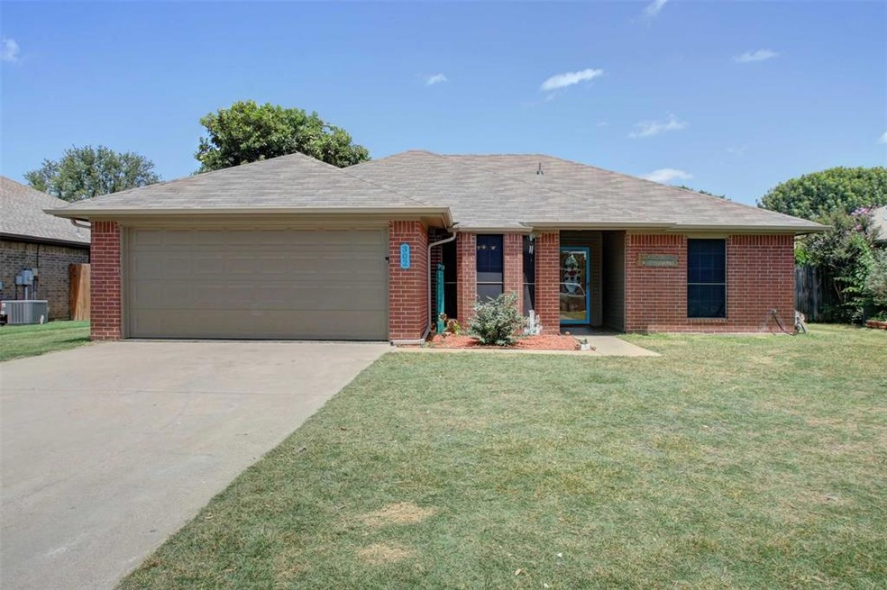 302 Odell St, Cleburne, TX 76033 - photo 1