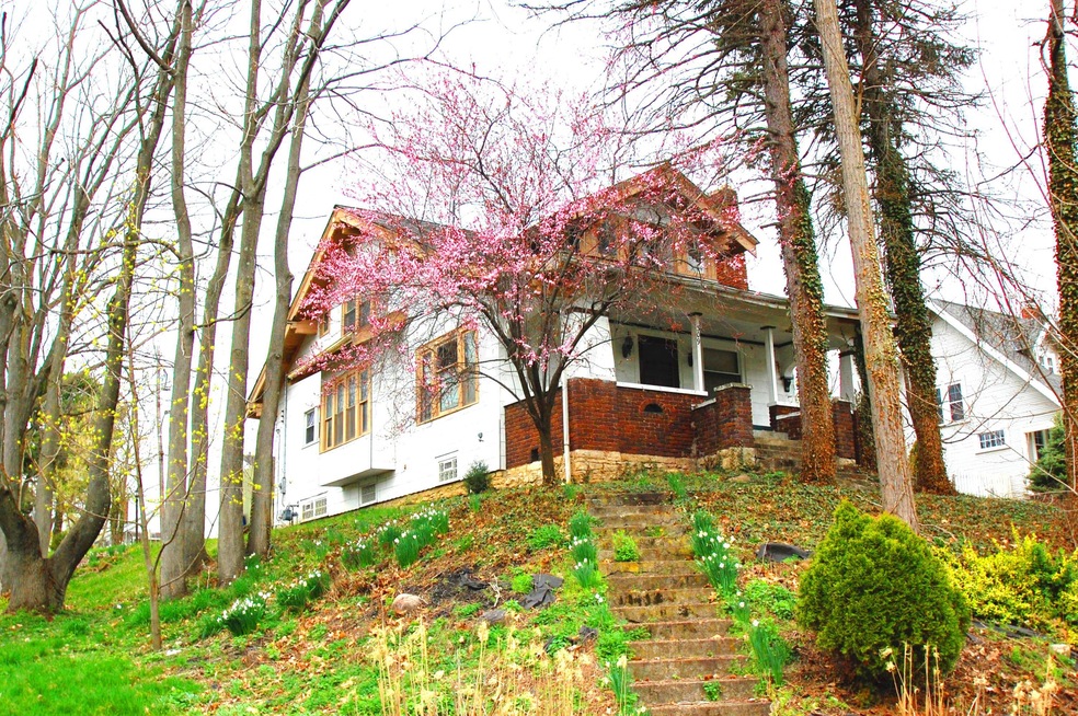 corner front house