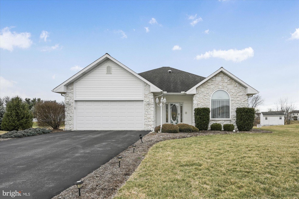 571 Blossom Trail, Mount Joy, PA 17552 - photo 1