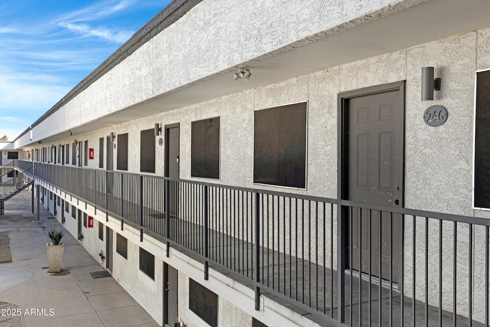 18202 N Cave Creek Rd unit 241, Phoenix, AZ 85032 - photo 1