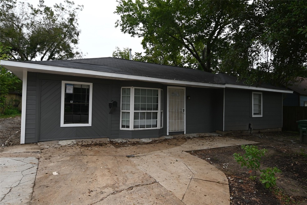 7031 Gillen St, Houston, TX 77087 - photo 1