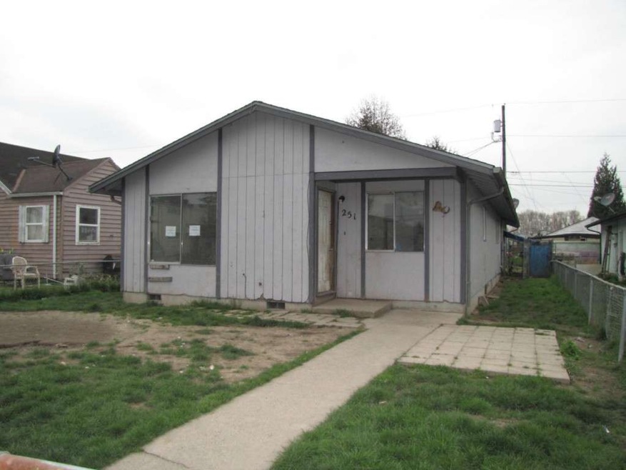 251 Baltimore St, Longview, WA 98632 - photo 1