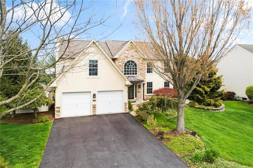 365 Ramblewood Dr, Easton, PA 18040 - photo 1