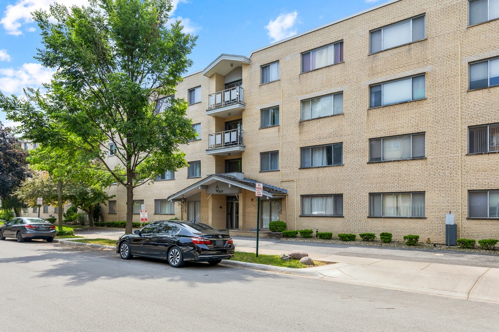 5251 Galitz St unit 311, Skokie, IL 60077 - photo 1