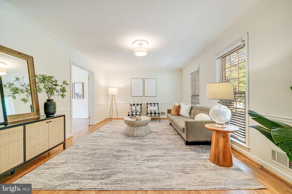 For Sale $749,800 • Co-Listing Agent