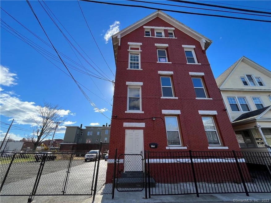 178 Clarence St unit 2nd Floor, Bridgeport, CT 06608 - photo 1