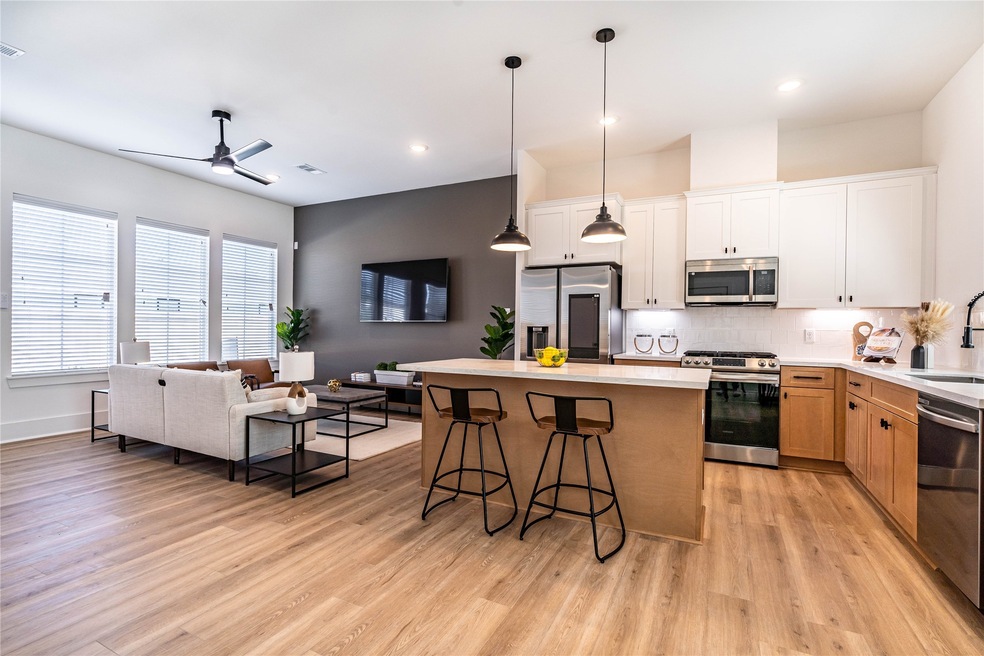 5706 Barbara Rose Ln, Houston, TX 77091 - photo 1