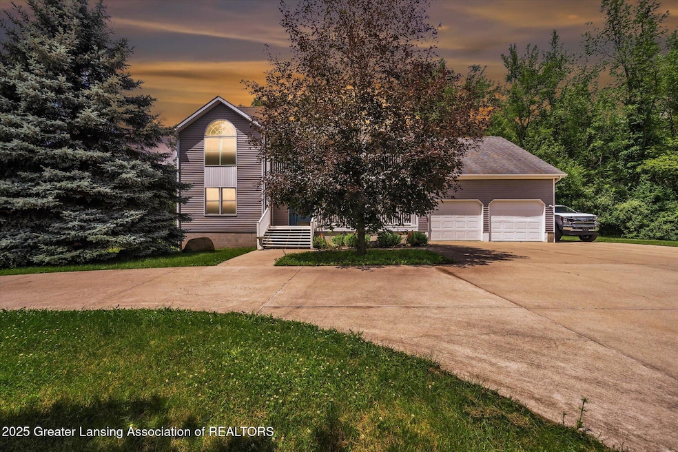 1900 W. Grand River Rd
