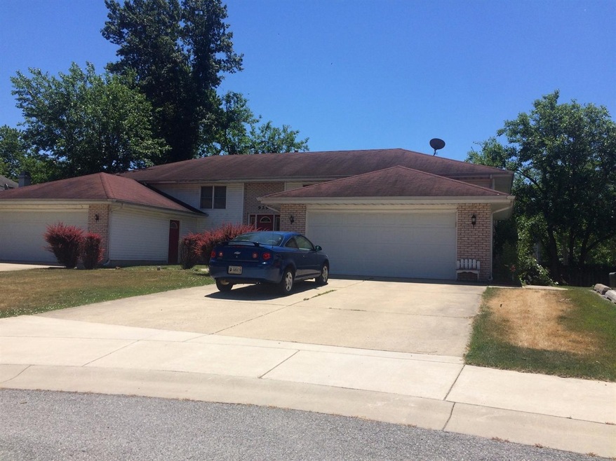 929 Monterrey Ct unit B, Crown Point, IN 46307 - photo 1