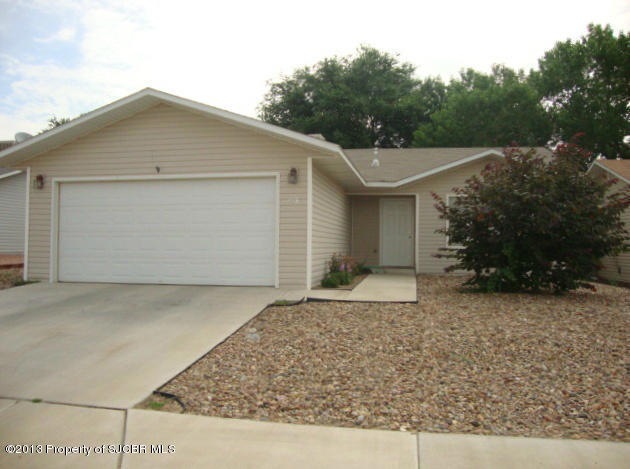 208 Valle Vista Dr, Farmington, NM 87401 - photo 1