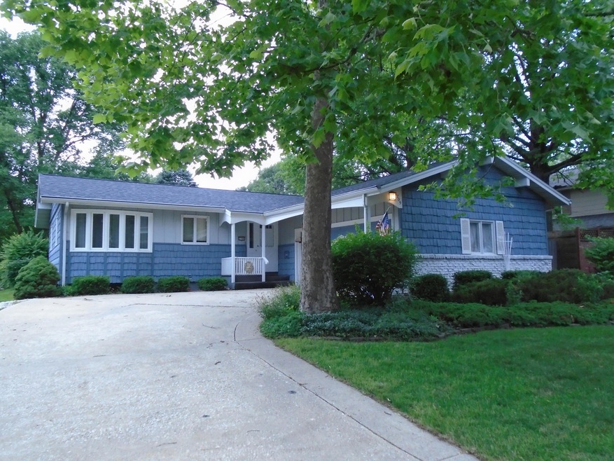 1709 Benton