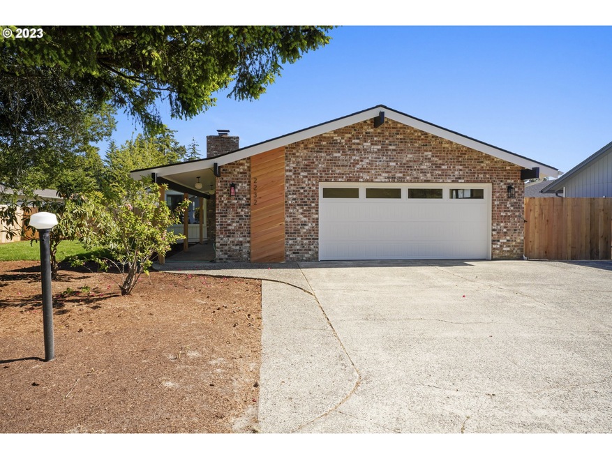 2232 24th St, Florence, OR 97439 - photo 1