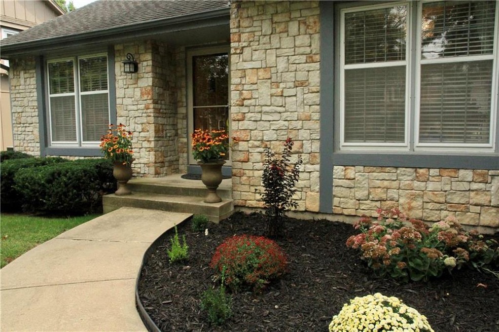 9113 Allman Rd, Lenexa, KS 66219 - photo 1