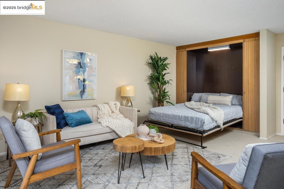 7 Commodore Dr unit A460, Emeryville, CA 94608 - photo 1