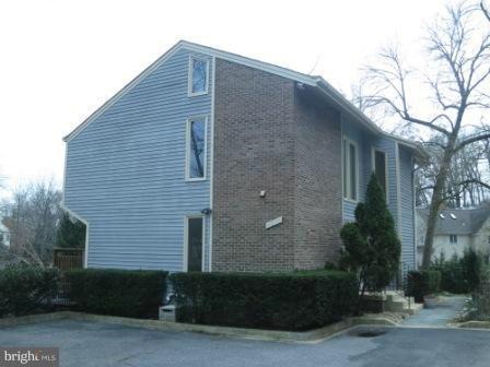 4202 E West Hwy, Chevy Chase, MD 20815 - photo 1