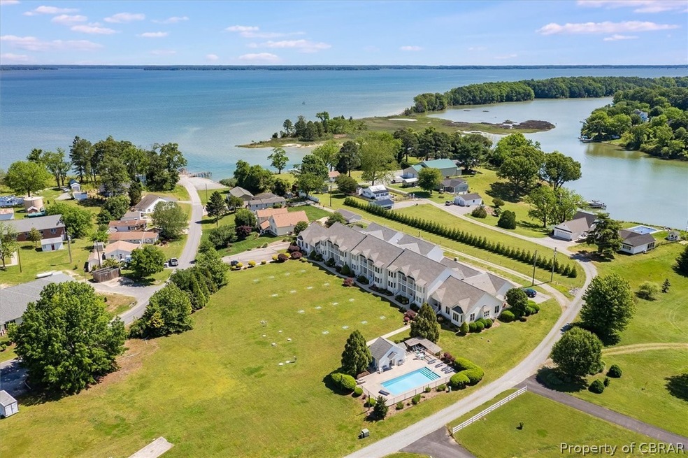 Turn key Townhome with water access to the Rappaha