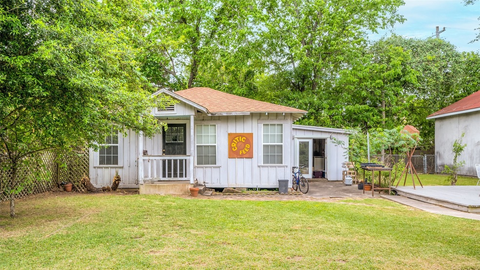 427 Columbia St, Houston, TX 77007 - photo 1