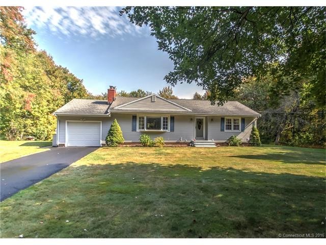 345 Dogburn Ln, Orange, CT 06477 - photo 1
