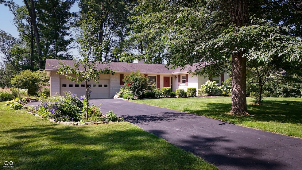 3893 W North Wood Lake Dr, Columbus, IN 47201 - photo 1