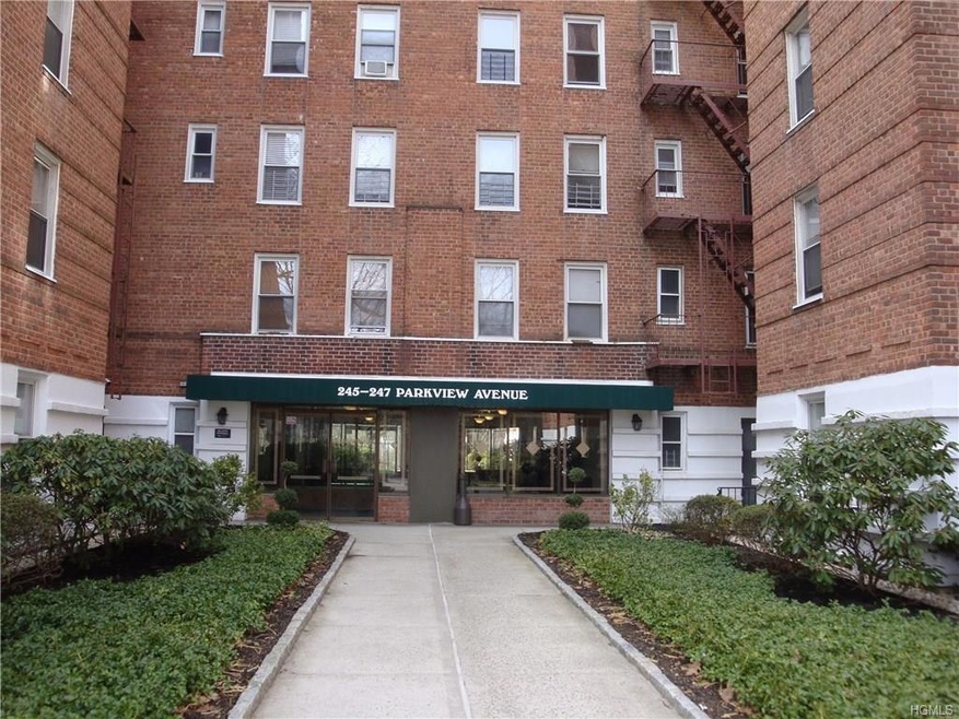 McCorkle Cooperative Apartments unit LS, Bronxville, NY 10708 - photo 1