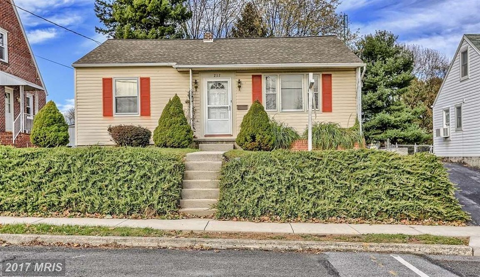 217 Devonshire Rd, Hagerstown, MD 21740 - photo 1