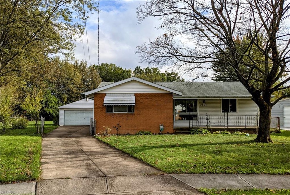 2164 E 40th St, Lorain, OH 44055 - photo 1