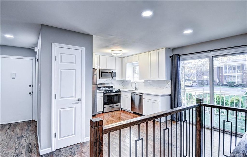 14 Somerset Dr unit 26B, Suffern, NY 10901 - photo 1