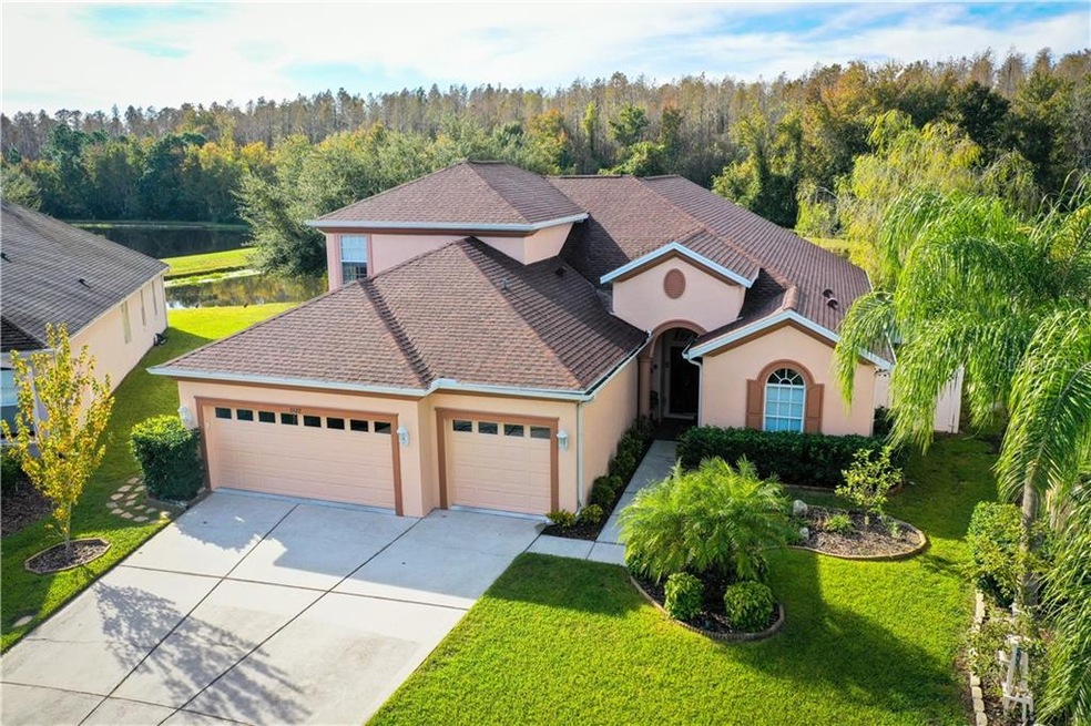 2,989 living square footage with 5 bedrooms & 4 ba
