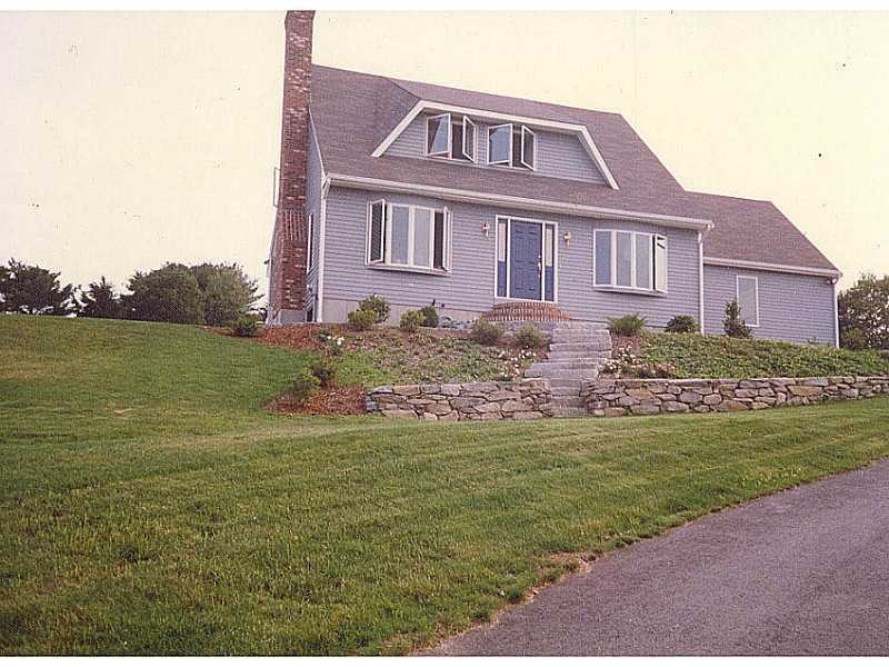 16 Old Pound Hill Rd, North Smithfield, RI 02896 - photo 1