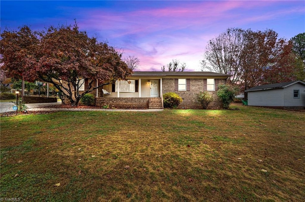 717 Holly Dr, Asheboro, NC 27205 - photo 1