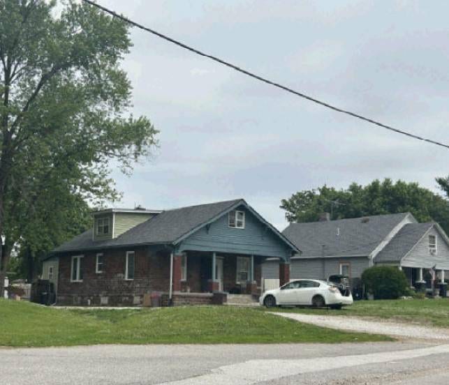 532 W Broadway, New Franklin, MO 65274 - photo 1