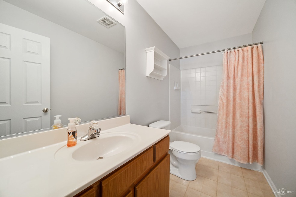 2418 Courtyard Cir unit 4, Aurora, IL 60506 - photo 1