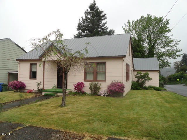 House on corner lot