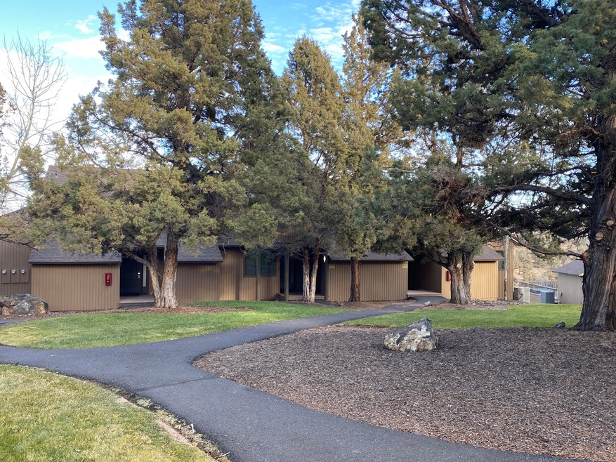 1830 Redtail Hawk Dr unit RV59G, Redmond, OR 97756 - photo 1