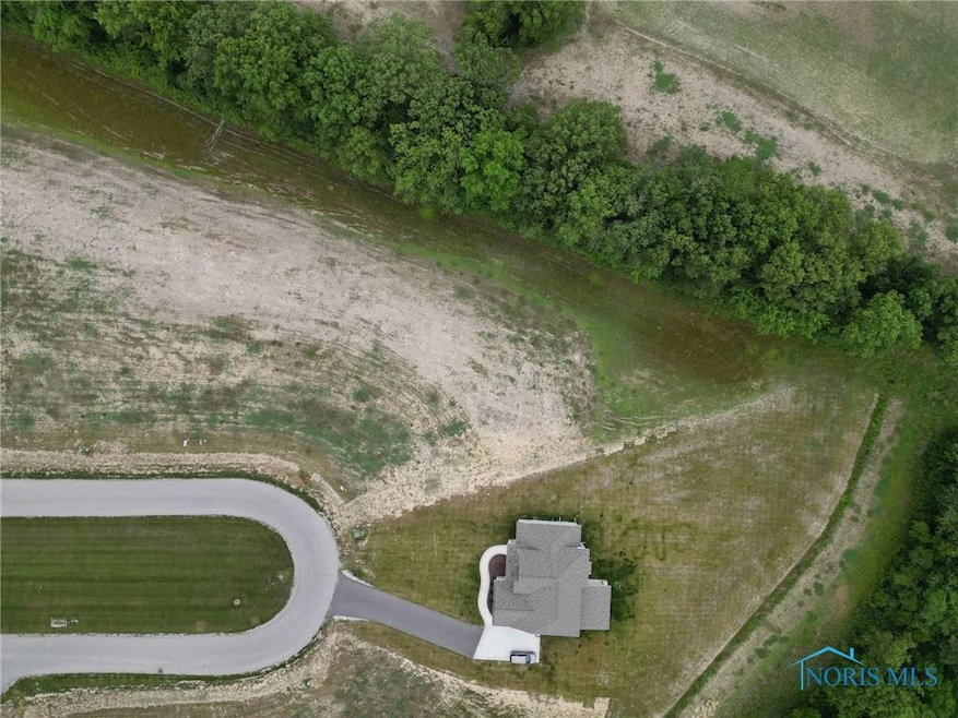 140 Coach House Loop, Bowling Green, OH 43402 - photo 1