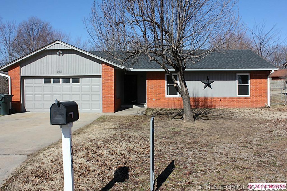 108 W 10th St S, Claremore, OK 74017 - photo 1