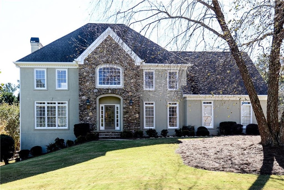 GORGEOUS SIX BEDROOM HOME IN ROSWELL