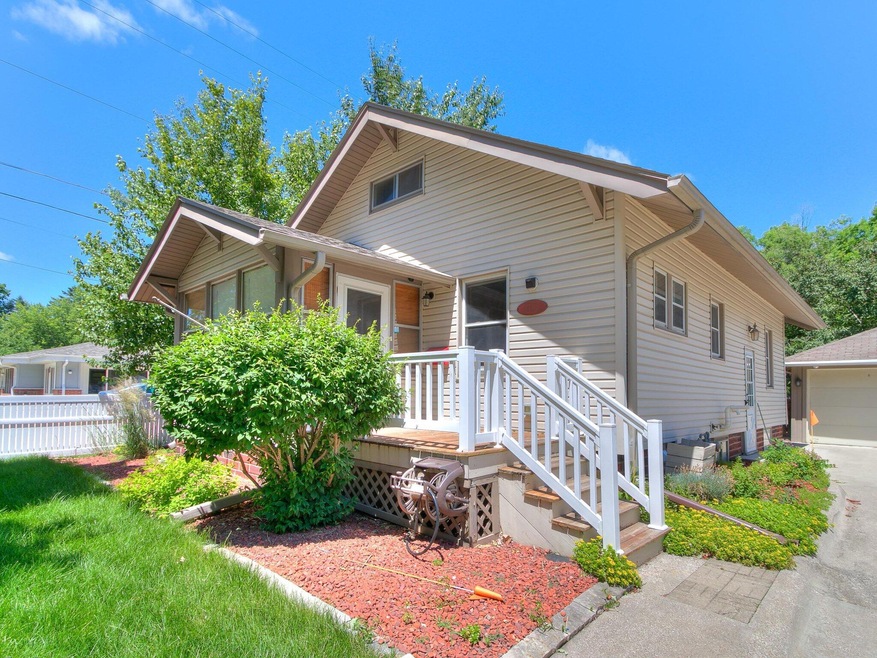 2-web-or-mls-1111 S 2nd St-4