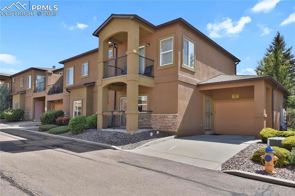 Low maintenance one level condo!