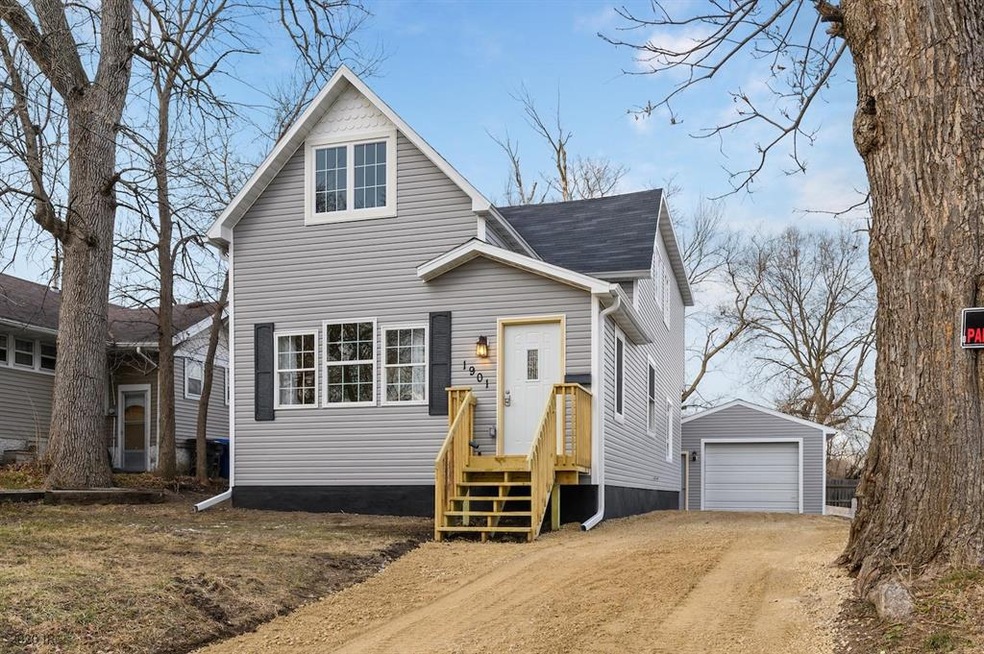 1901 Washington Ave, Des Moines, IA 50314 - photo 1