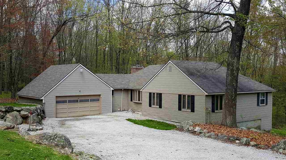 16 Camelot Dr, Bedford, NH 03110 - photo 1