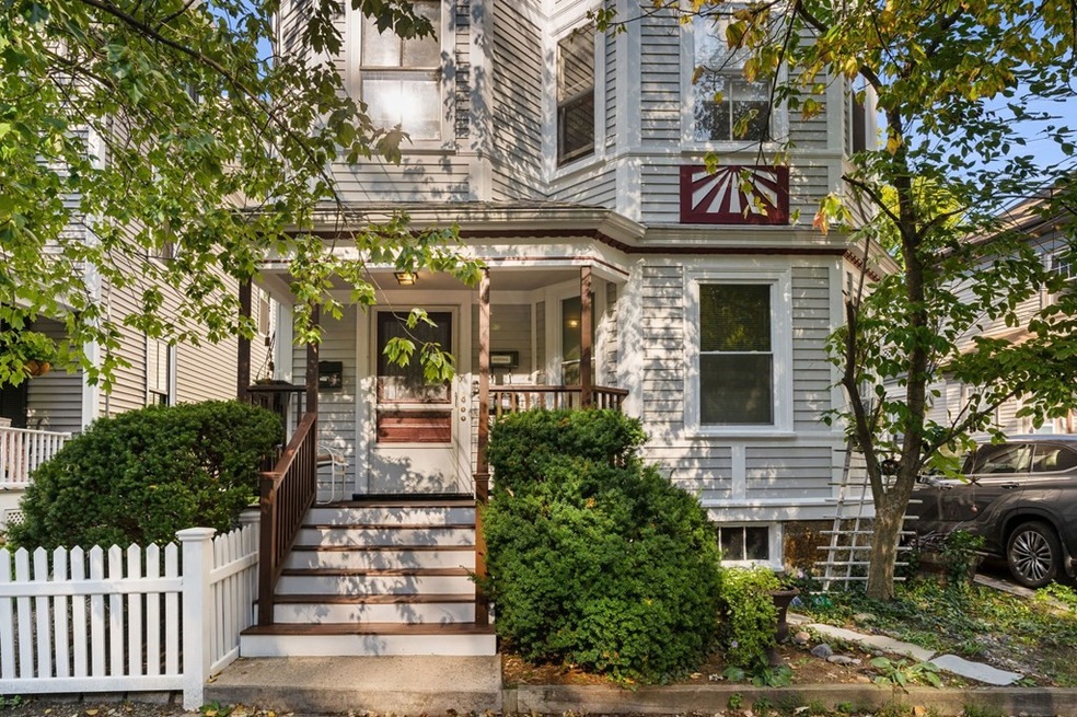 112 Chestnut St unit 3, Brookline, MA 02445 - photo 1