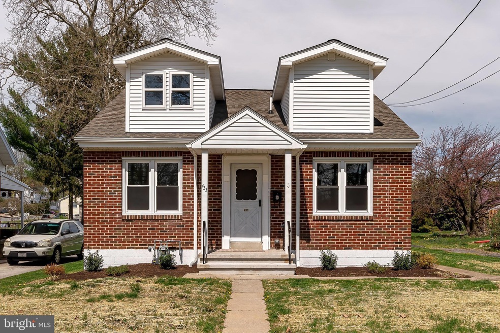 433 W High St, Womelsdorf, PA 19567 - photo 1