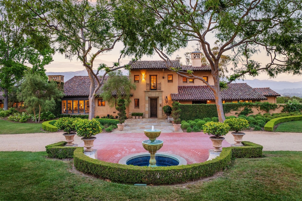 Front Entry w/ Motor Court